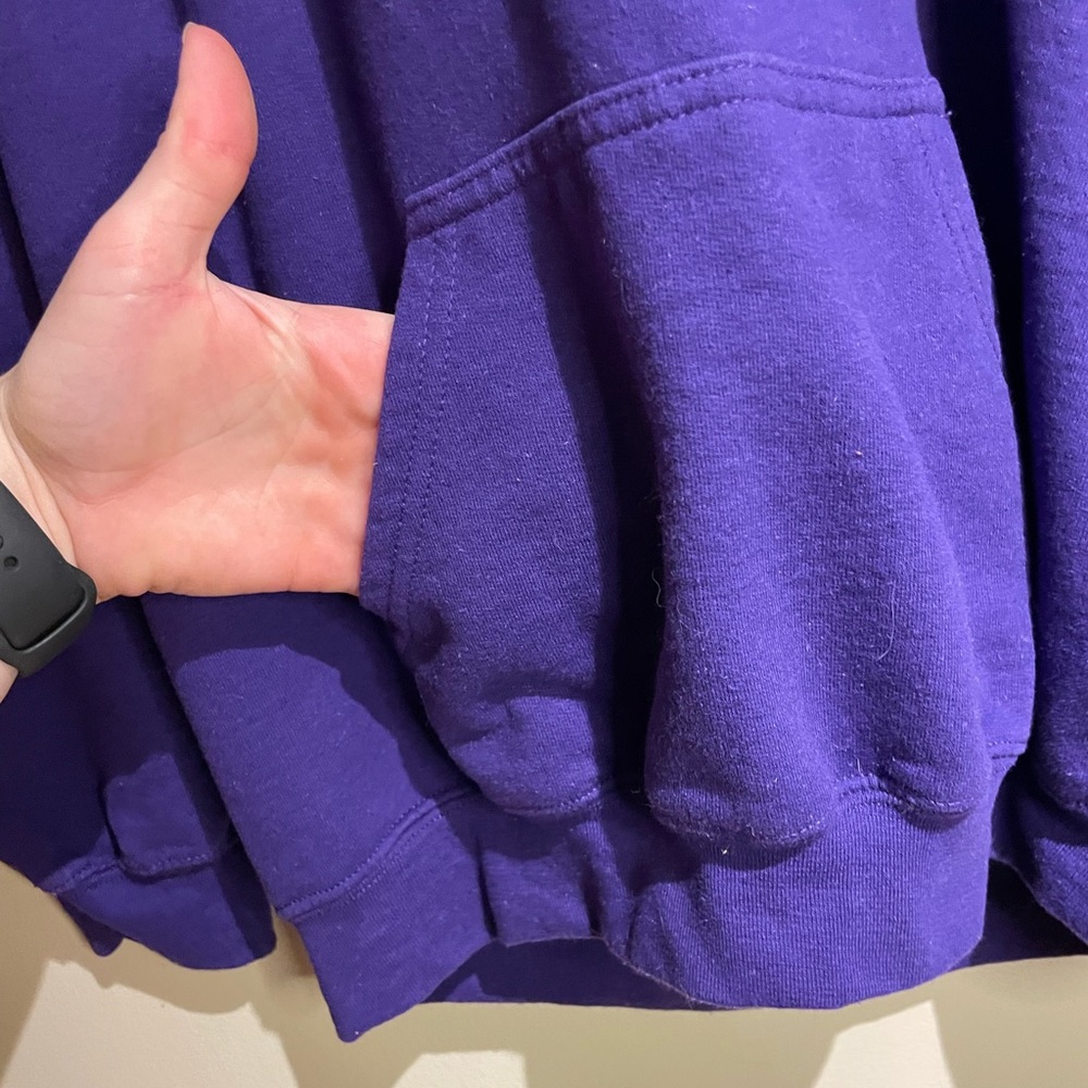 Gildan XOXO Hoodie - Picture 3 of 6